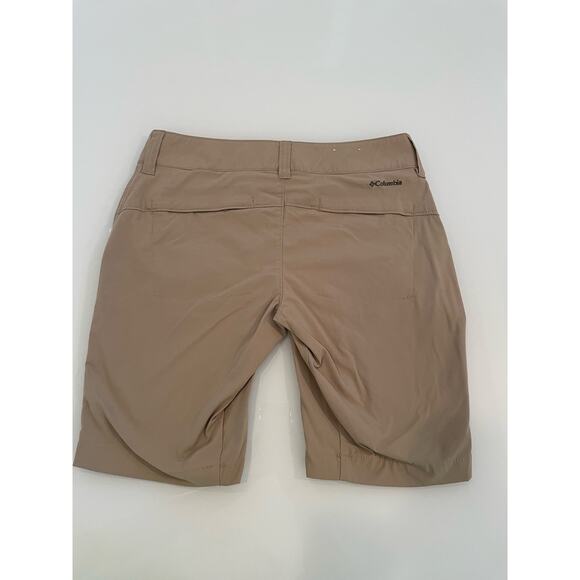 Columbia Women’s Beige Hiking Shorts Size 4 Slim Fit Zip Pockets - Picture 4 of 4